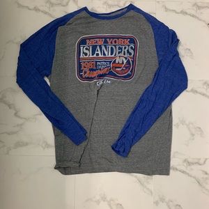 Men’s New York Islanders team shirt